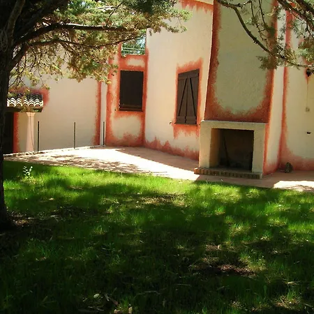 Pedra Niedda מלון 3*